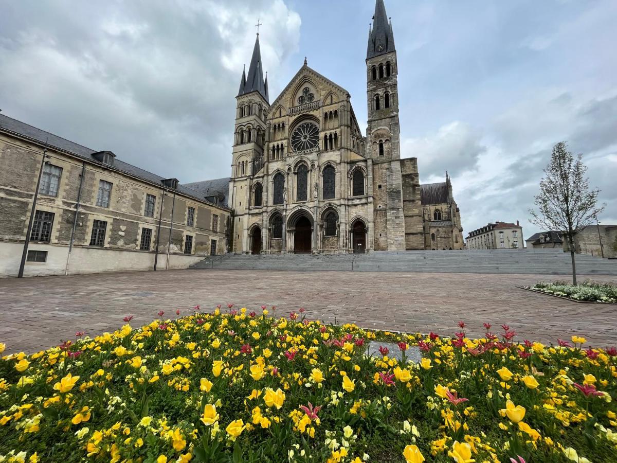 Les Rives Remoises Apartamento Reims Exterior foto