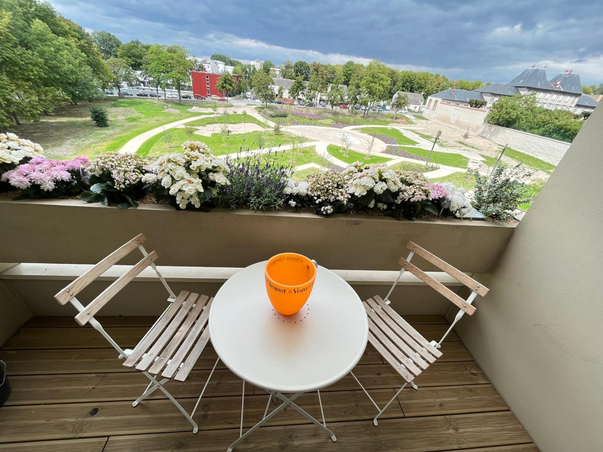 Les Rives Remoises Apartamento Reims Exterior foto