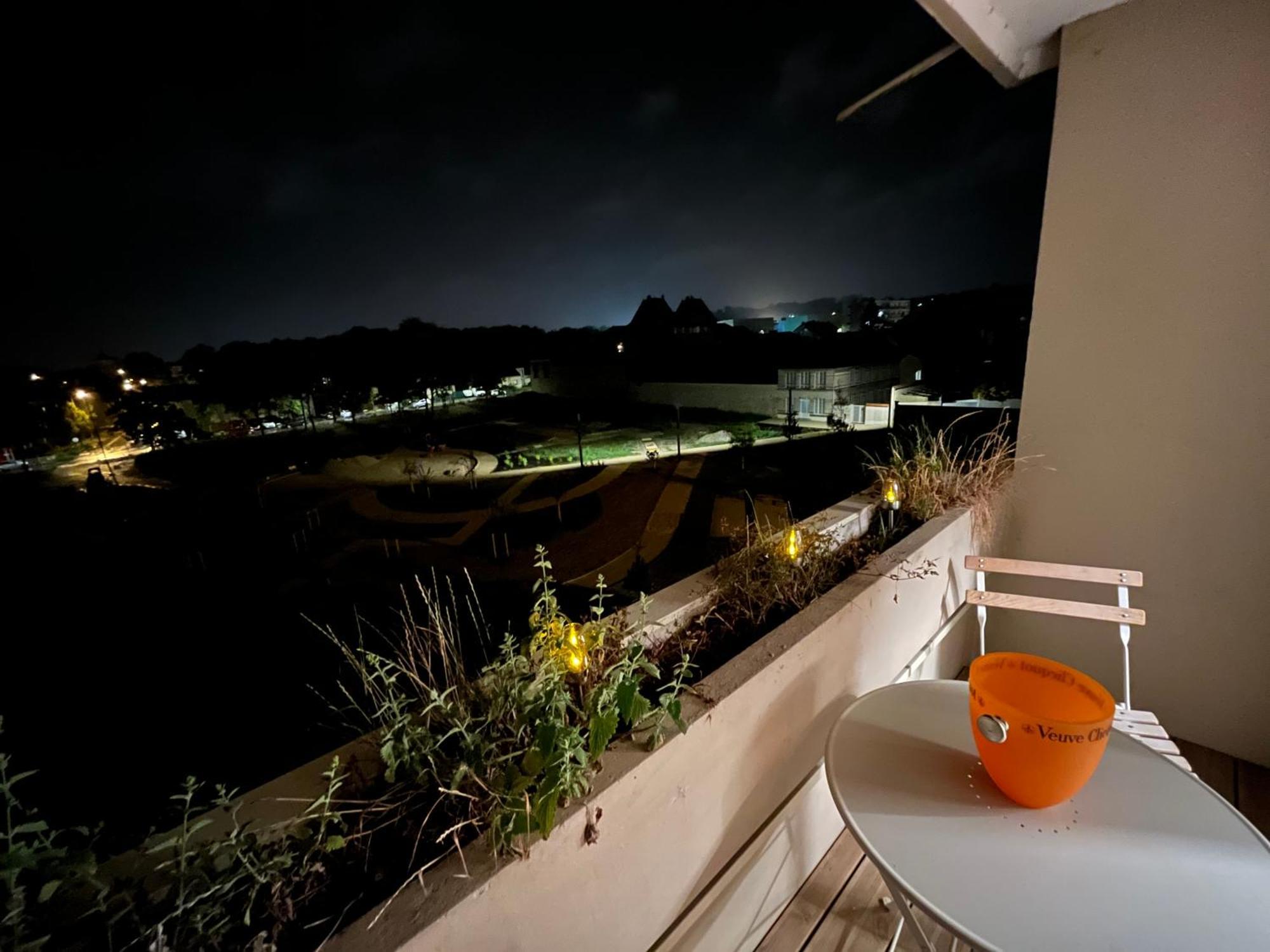 Les Rives Remoises Apartamento Reims Exterior foto